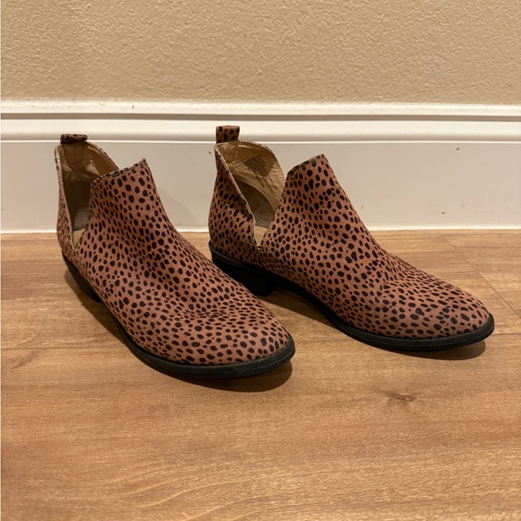 Universal Thread Brown Leopard Ankle Booties - Picture 1 of 4